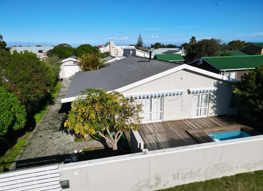 3 Bedroom Property for Sale in Sandbaai Western Cape